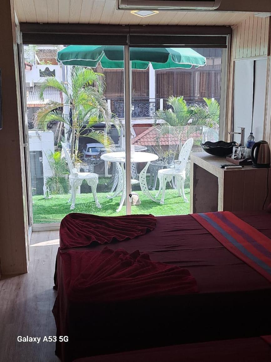 The Wish Kollupitiya,seaside Next To Marino Hotel,colombo 3 *