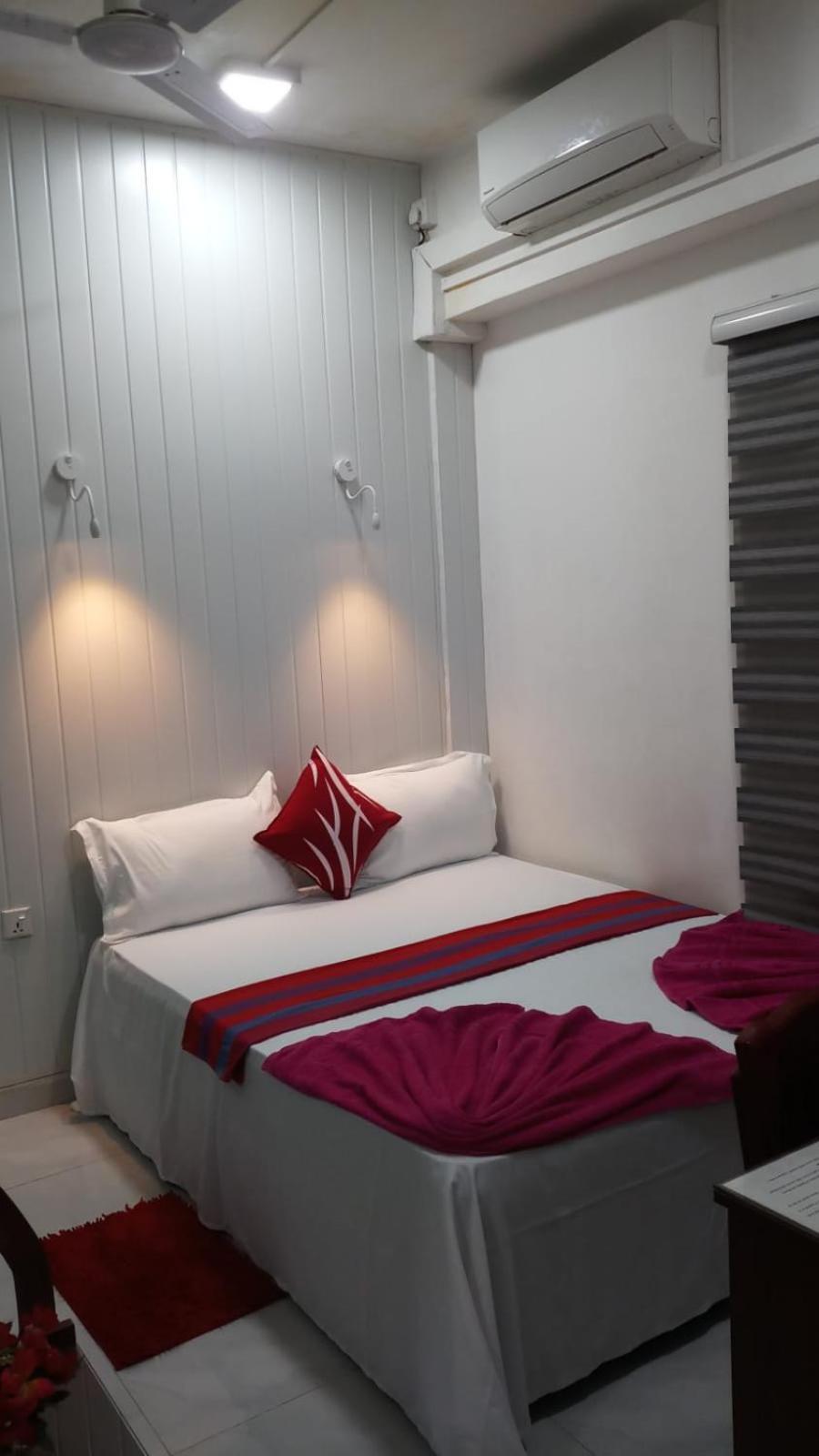 The Wish Kollupitiya,seaside Next To Marino Hotel,colombo 3 *